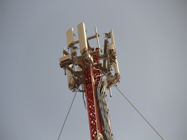 antenna and microwave lattice tower