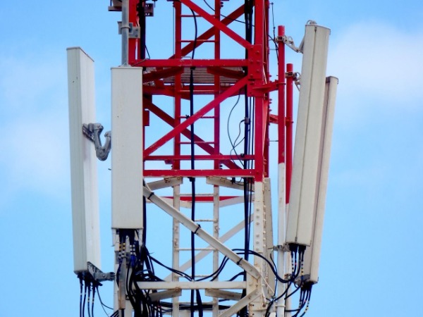 antenna and microwave tower