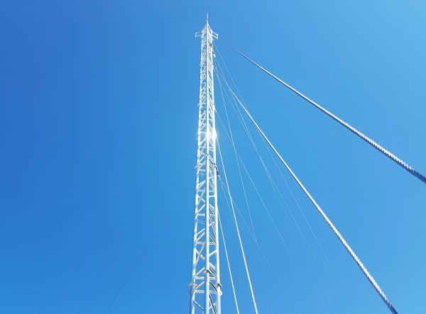 guyed mast telecom tower