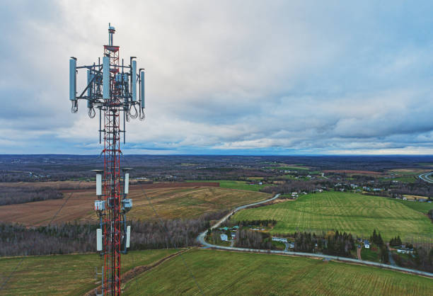 guyed mast telecom tower