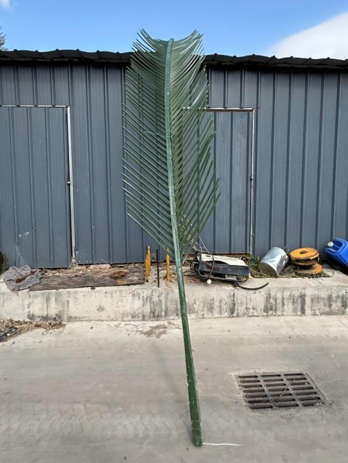 bionic palm tree antenna monopole