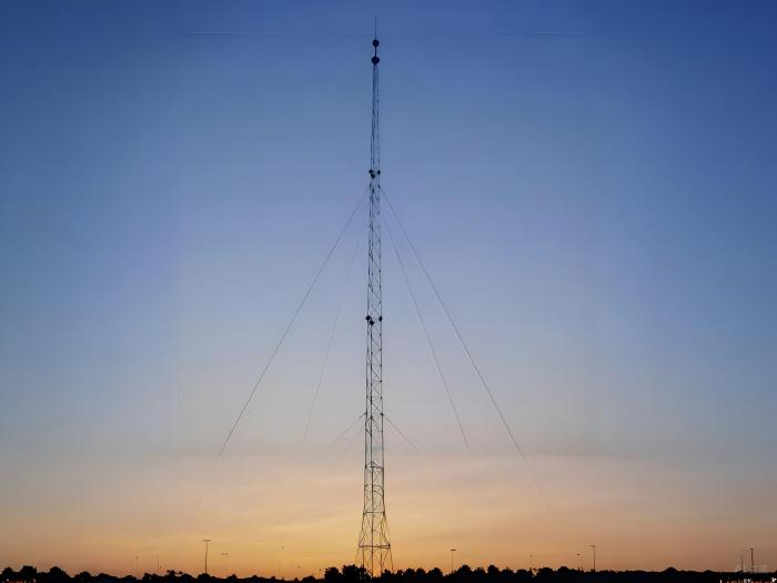 guyed wire antenna tower