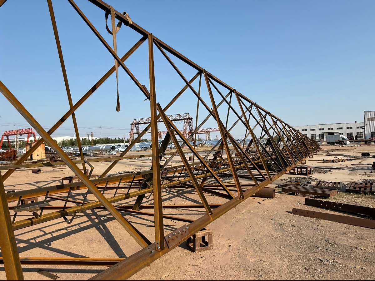 60 Meters 3-Legged Angle Steel Telecom Tower Trial Assembling before HDG