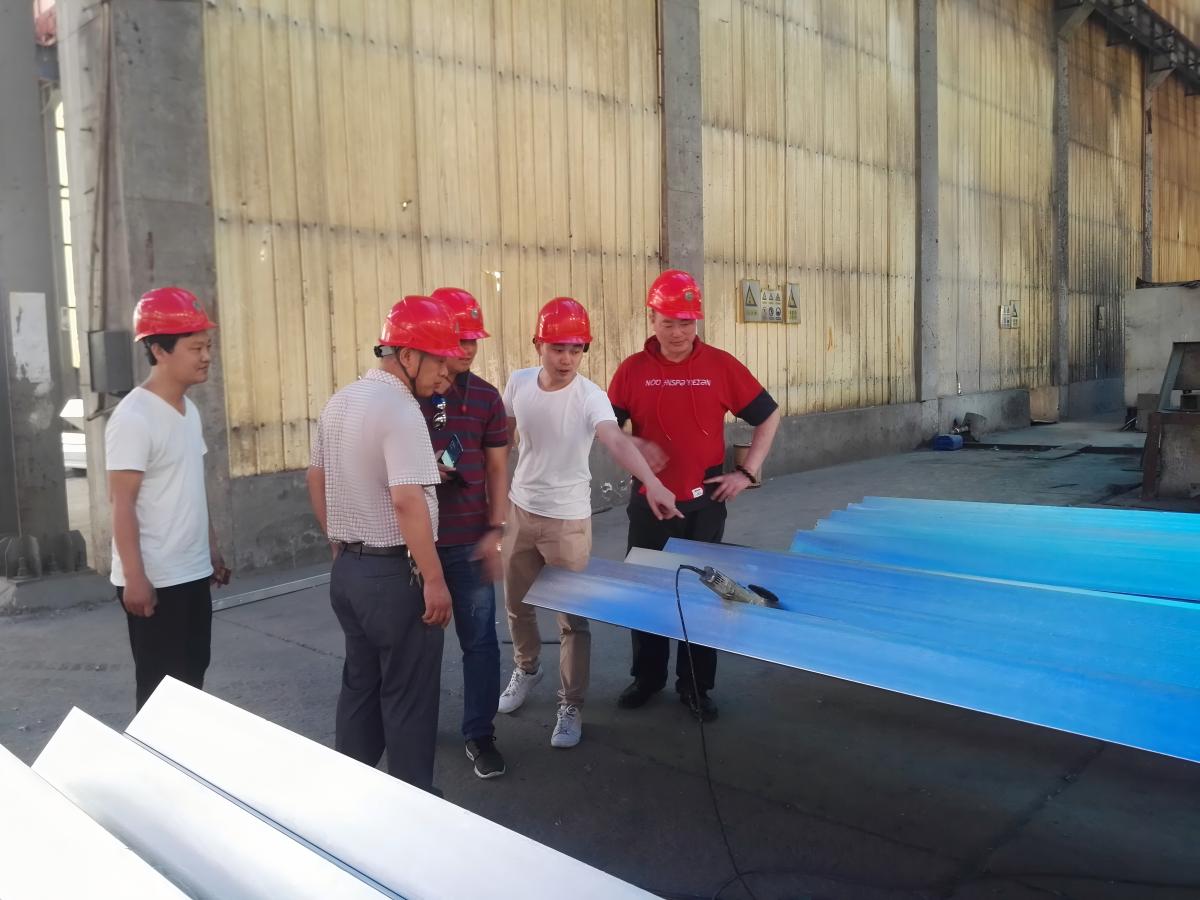 Philippine Customers Visited the Factory and Checked the Production Process